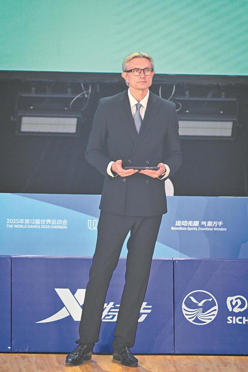 少年, 中国选手阎 少年, 中国选手阎