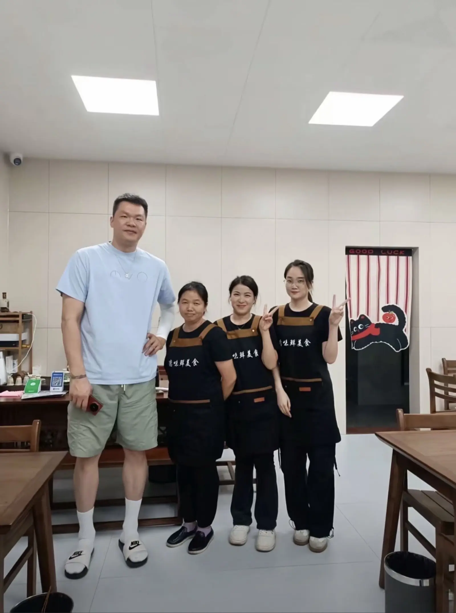 在广东当地, 找朱芳雨签