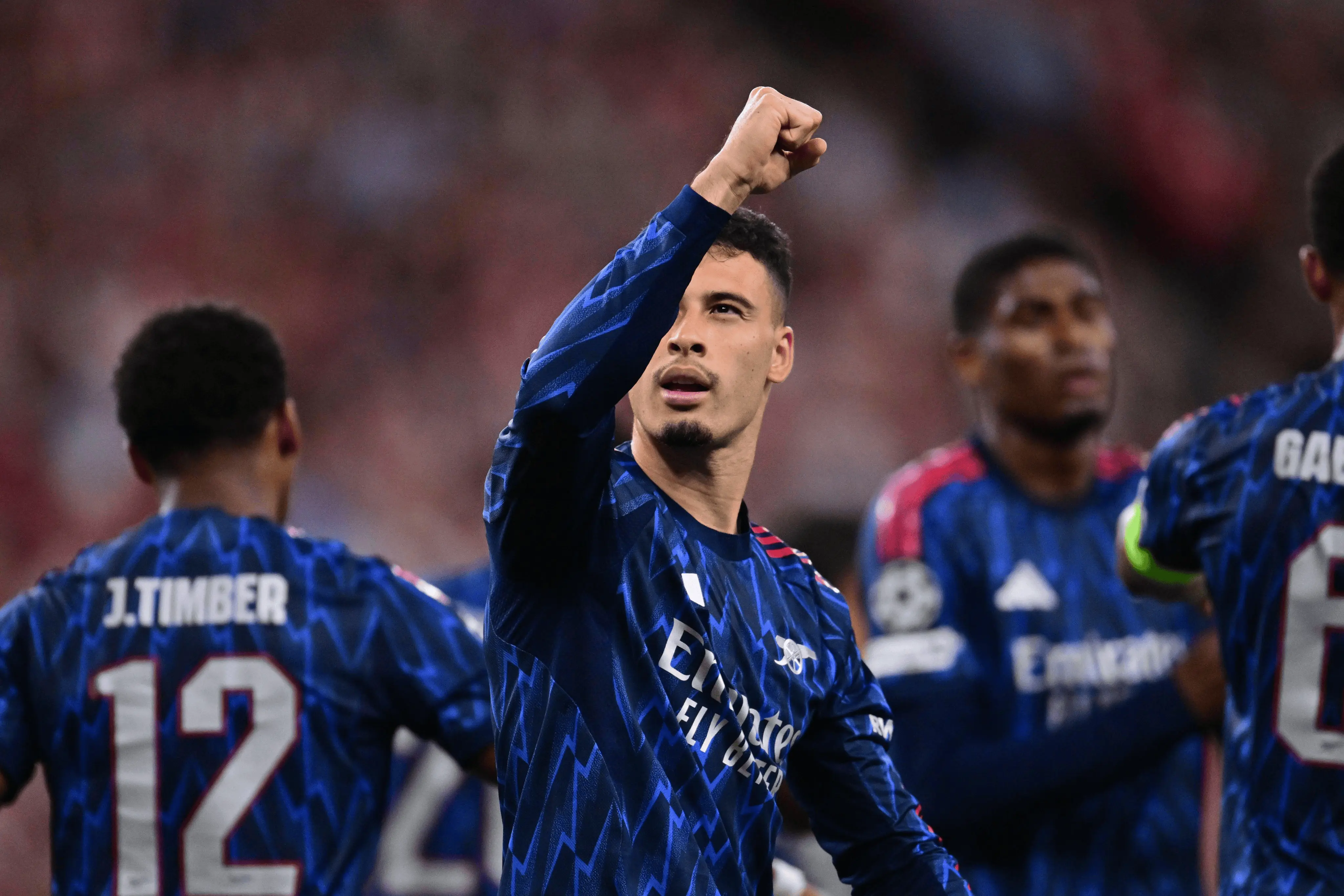 多特, 皇马坐镇伯, div